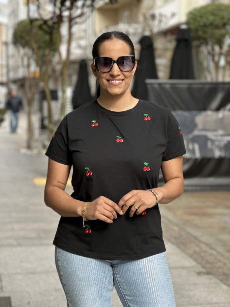 CAMISETA CEREZA NEGRA