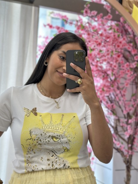 CAMISETA LEONA AMARILLA