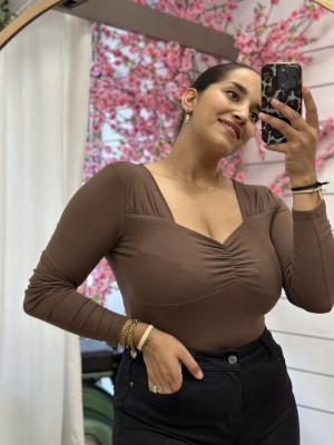 CAMISETA NERE MARRÓN