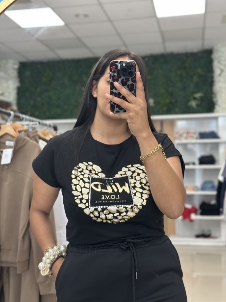 CAMISETA NEGRA LOVE