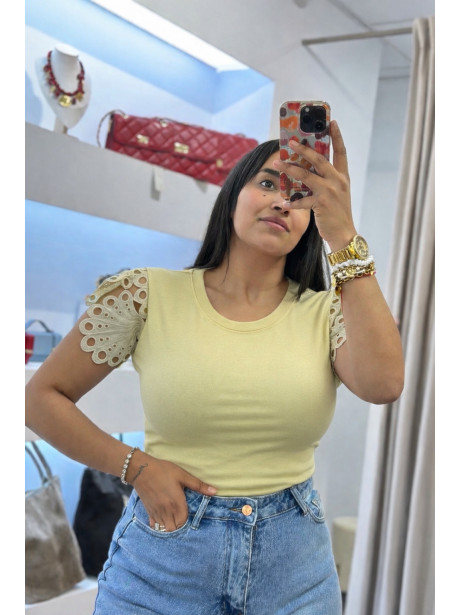 CAMISETA CAMILA  AMARILLA
