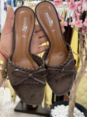 SANDALIA NINA MARRON