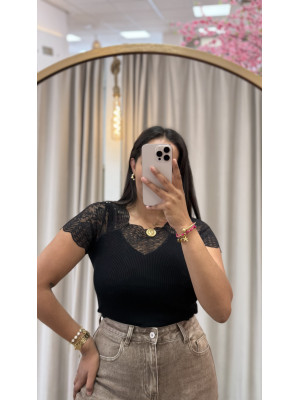 CAMISETA ENCAJE NEGRA